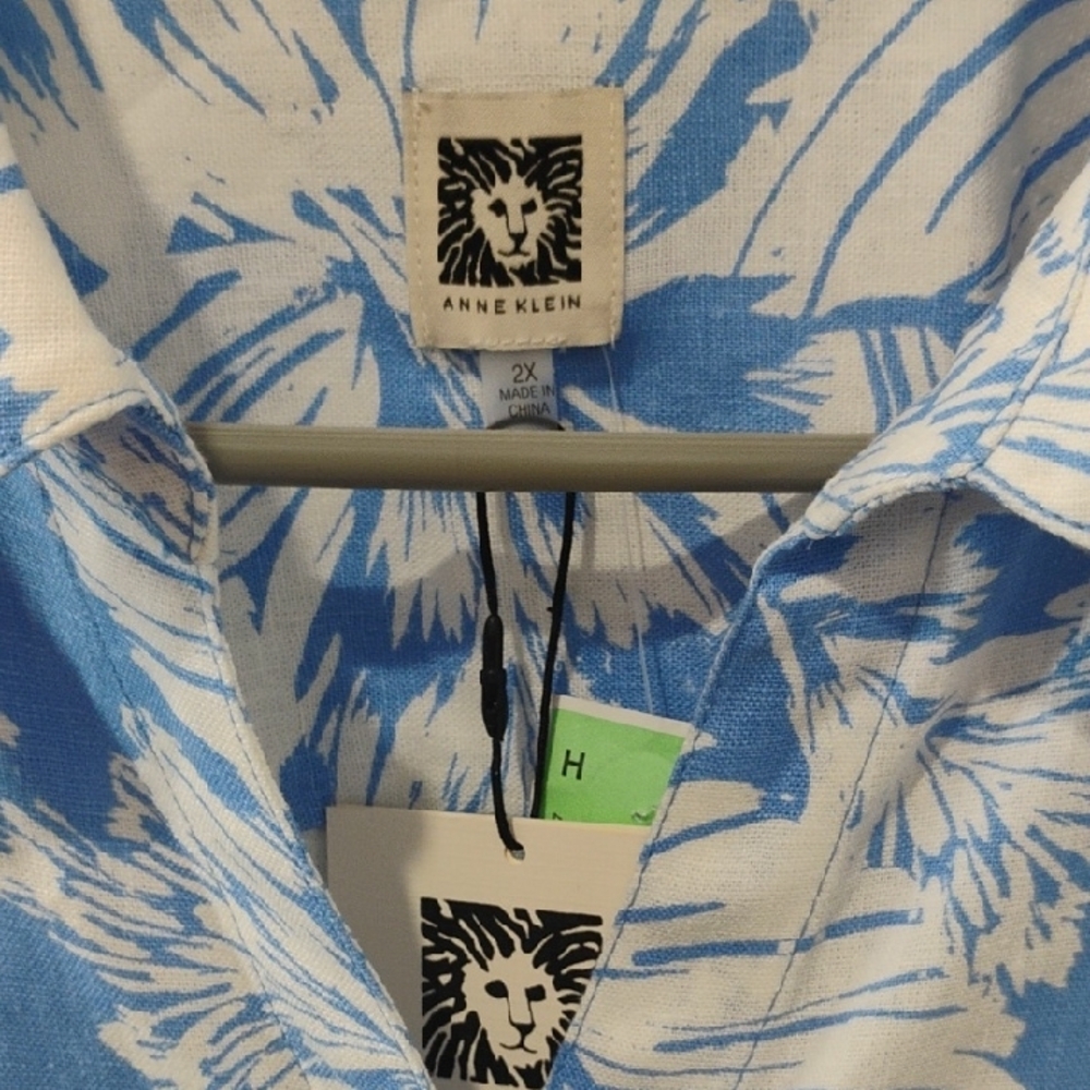 Anne Klein Corn Flower Blue and White Floral Button-Up Shirt - Picture 2 of 11